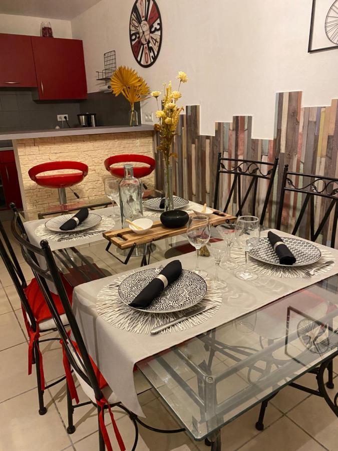 Gite Romarin Avec Spa Saint-Jean-de-Barrou Екстериор снимка